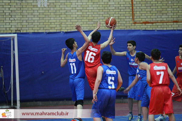 آغاز مسابقات مینی بسکتبال تهران با بردهای پیاپی مهرامی ها